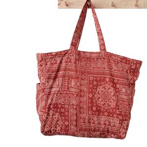 NWT FREE PEOPLE ORGANIC VEG DYED PRINTED TOTE BANDANA